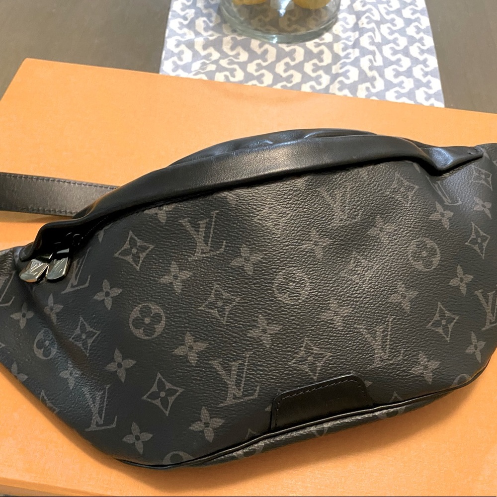Louis Vuitton Discovery Bum Bag